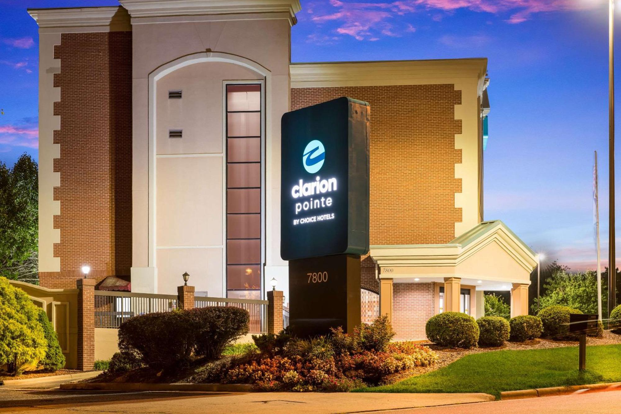 Отель Clarion Pointe Greensboro Airport Экстерьер фото