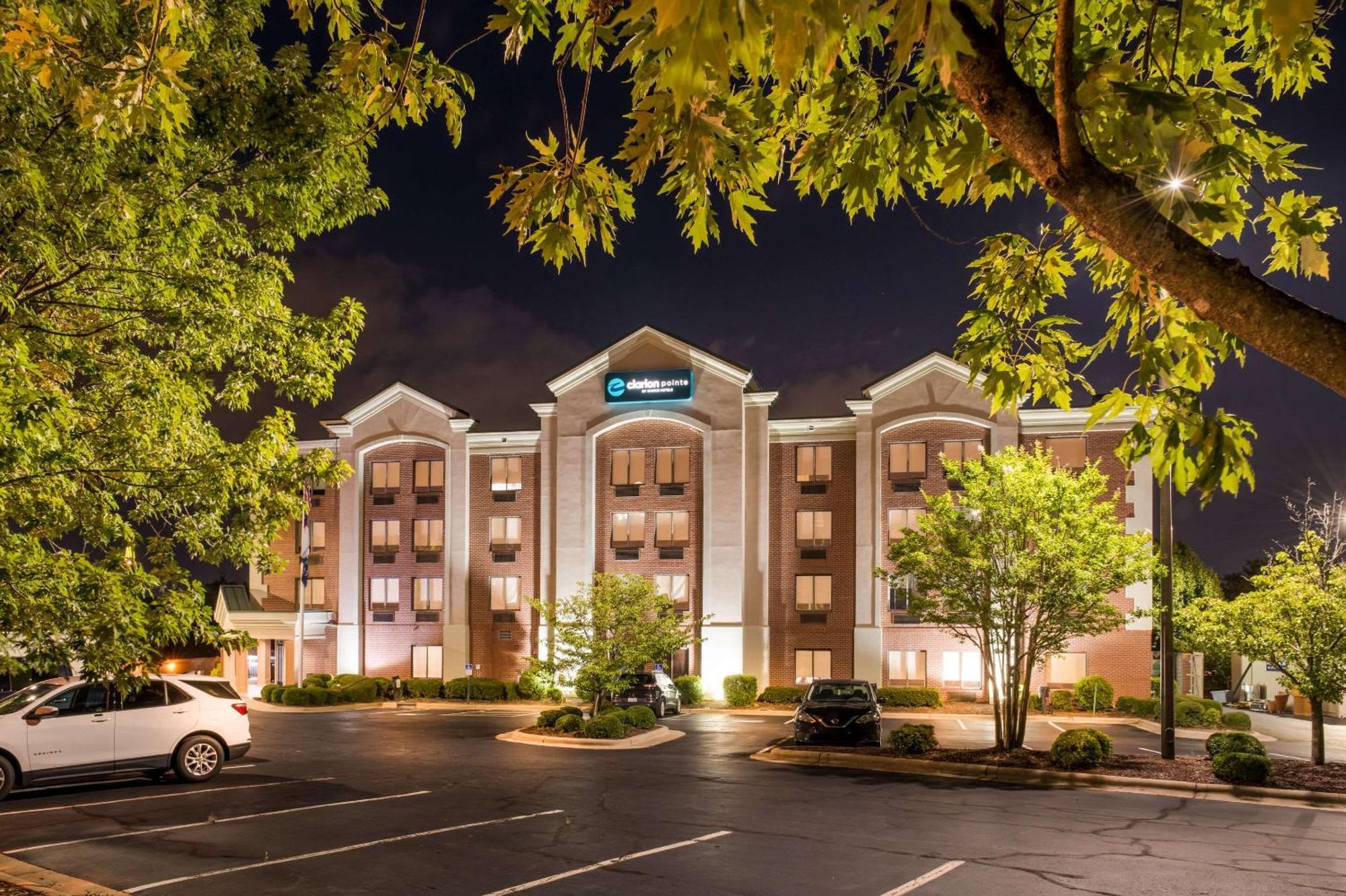 Отель Clarion Pointe Greensboro Airport Экстерьер фото